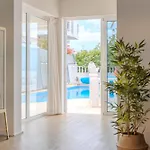 Blanca Villa *
