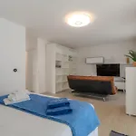 Villa Blanca Callao Salvaje