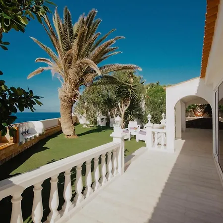 Blanca Villa *