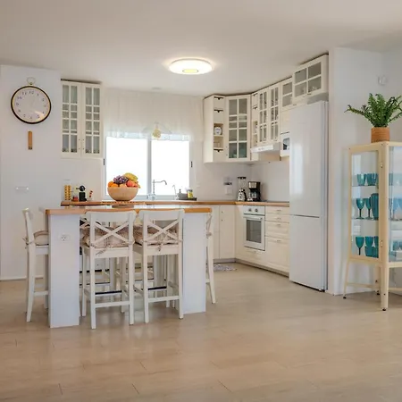 Blanca Villa *